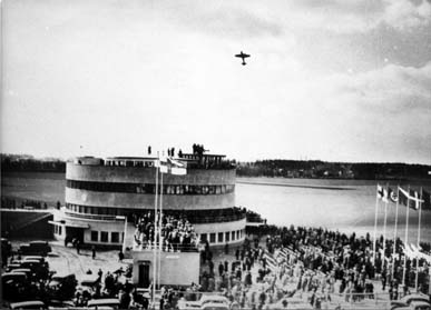 Helsingin maalentoaseman vihki&auml;iset 1938.